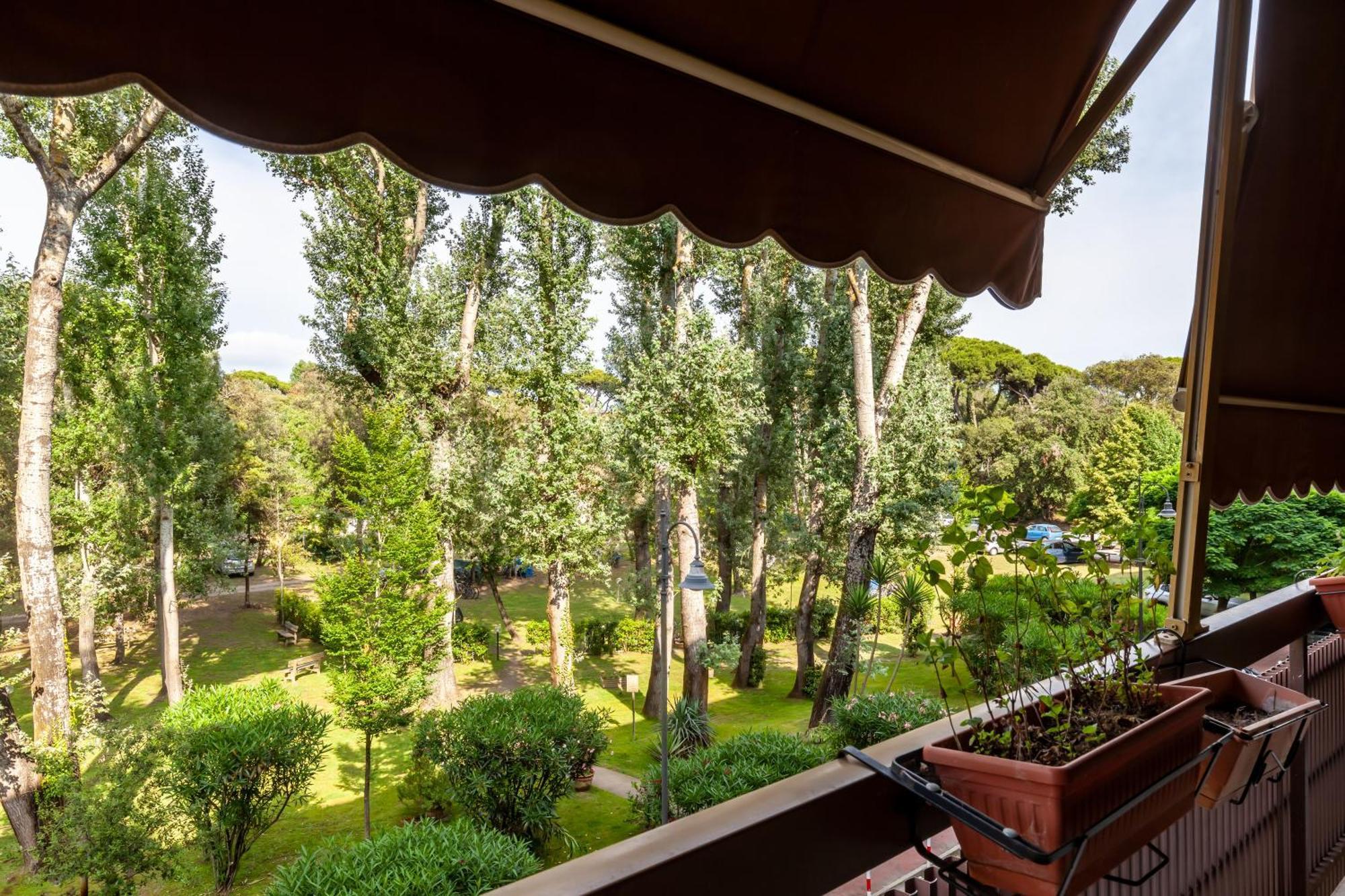 La Casa Nel Parco Apartment เวียเรจโจ ภายนอก รูปภาพ
